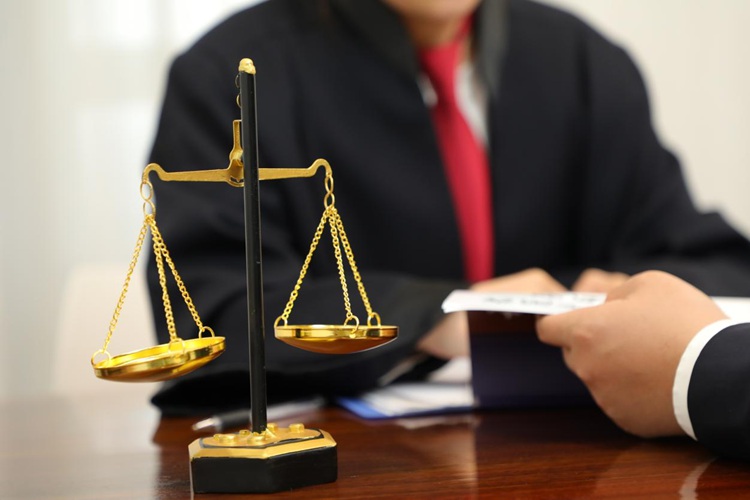 冠领律师助力员工解决劳动争议，维护员工合法权益