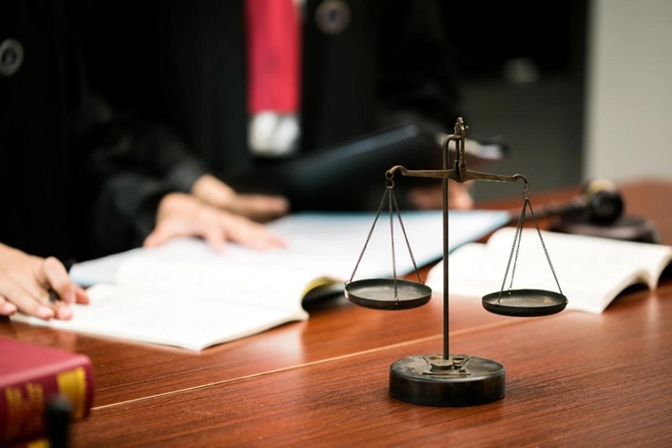 冠领律师代理广东广州股权转让纠纷案助委托人拿回100万