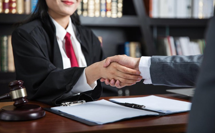 冠领律师代理北京朝阳继承纠纷案圆满调解，获赠锦旗