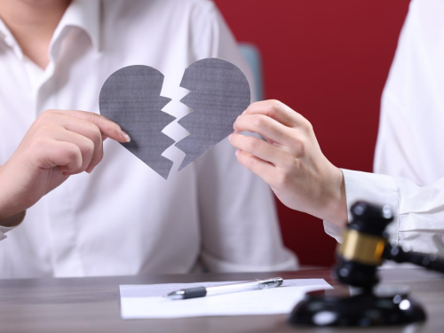 冠领律师助北京西城遭家暴女子顺利离婚获249万折价款及精神损害赔偿-1