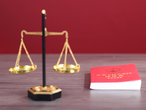 广州三男子抗拒执法涉嫌袭警罪，冠领律师为委托人辩护获从轻处罚-2