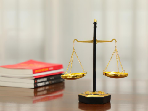 19岁青年运假烟被控非法经营，冠领律师为其争取刑期降至一年四个月-2