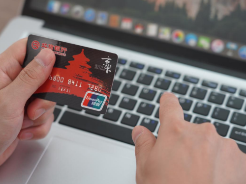 广东深圳男子出借银行卡转账涉嫌“掩隐罪”，冠领律师助其获不起诉决定-1