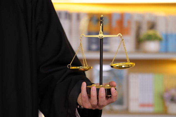 男子酒后驾车致一人重伤,冠领律师梳理多重从宽情节助其获不起诉决定 男子酒后驾车致一人重伤,冠领律师梳理多重从宽情节助其获不起诉决定